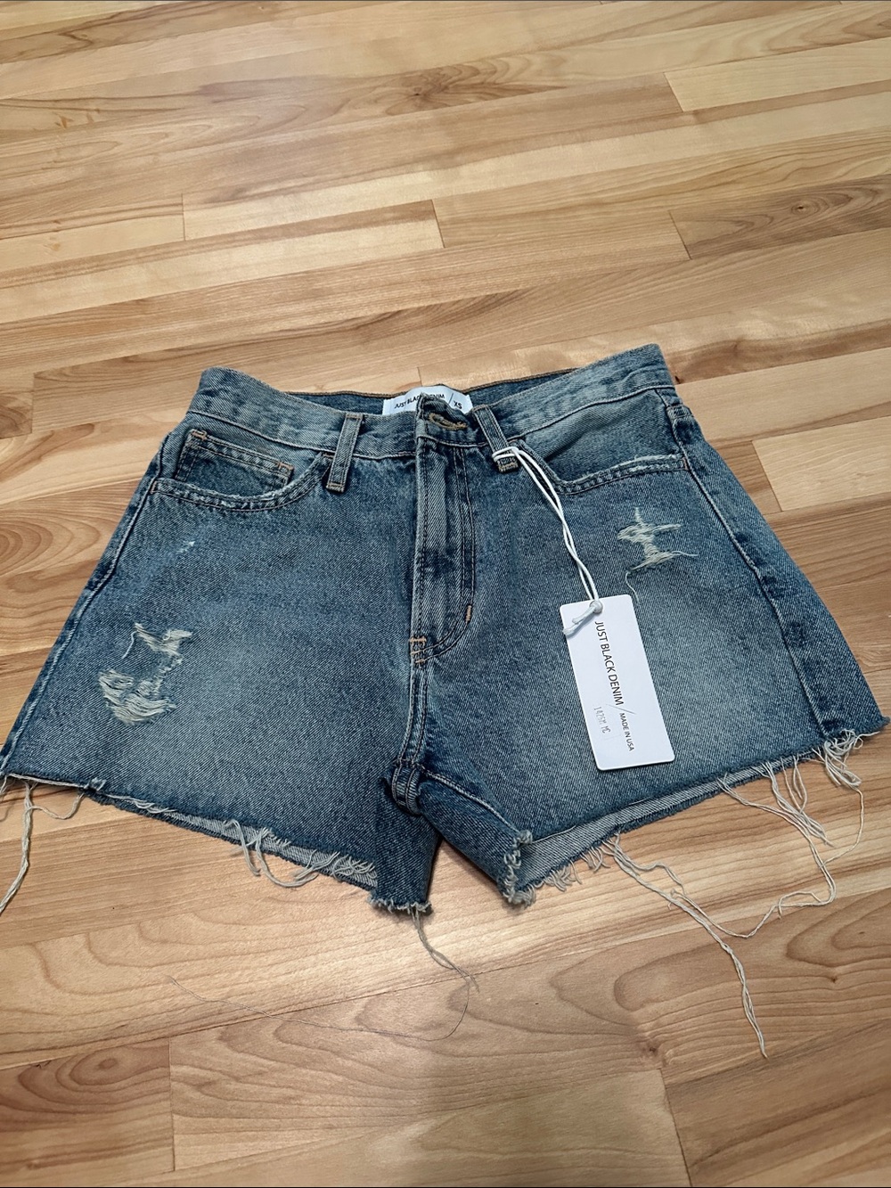 Just Black Distressed Raw-Hem Denim Shorts - Blue Wash The Bicycle Short